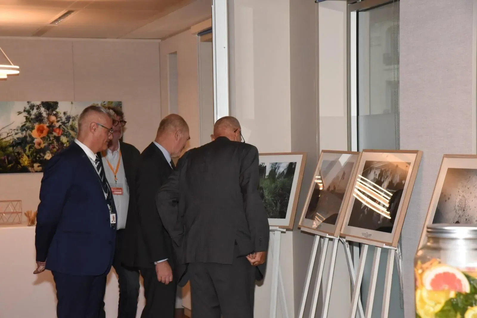 Photographie de la soirée de lancement, exposition pour le fonds de dotation Joseph Kessel