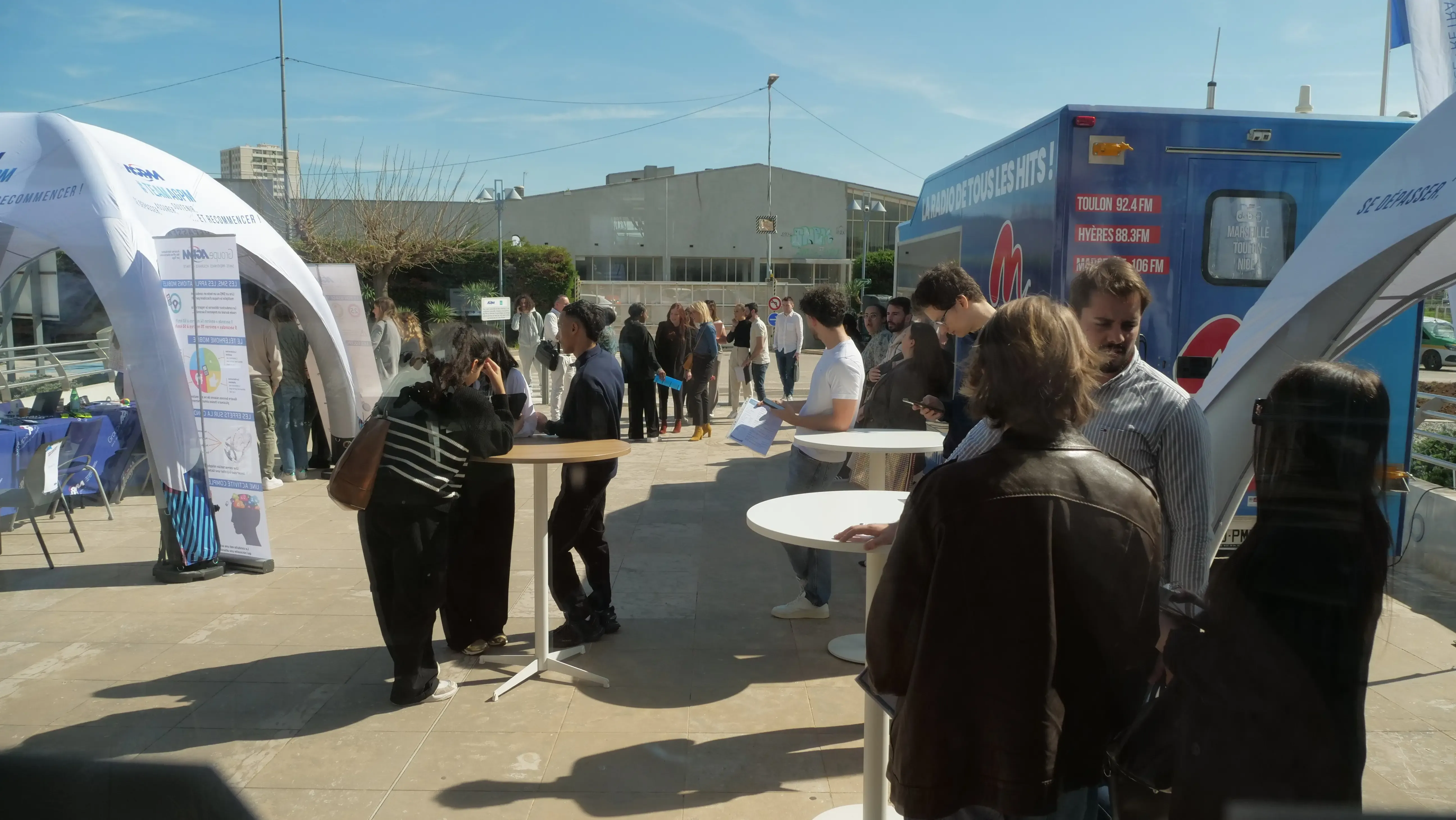 photo du siège de l'AGPM lors du forum de recrutement Objectif jeunes en 2024